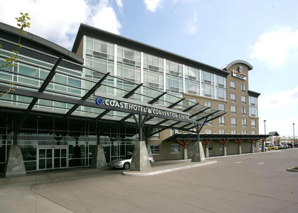 Coast Langley City Hotel & Convention Centre